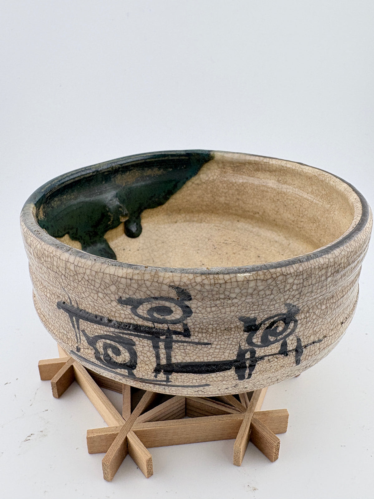 Seto Oribe Ware Chawan – Rustic Elegance and Natural Kiln Effects