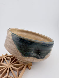 Seto Oribe Ware Chawan – Rustic Elegance and Natural Kiln Effects