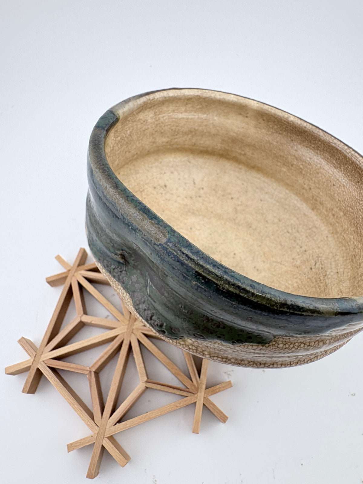 Seto Oribe Ware Chawan – Rustic Elegance and Natural Kiln Effects