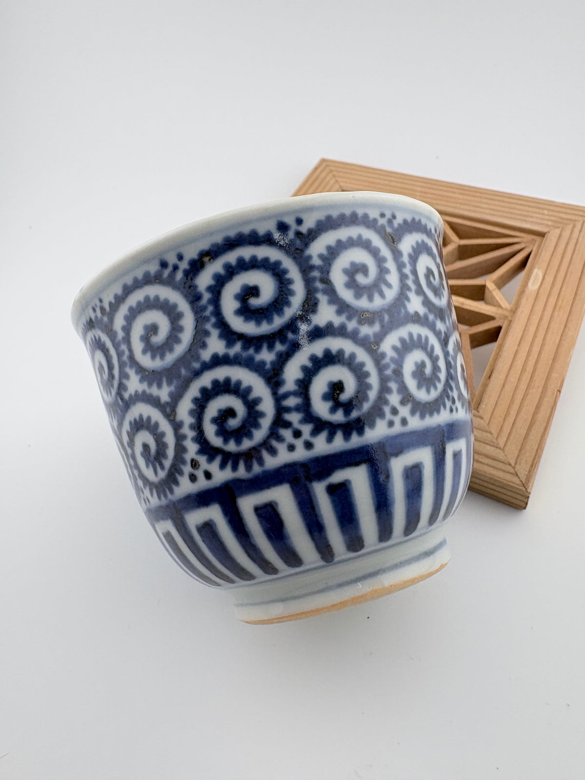 Edo Imari Tako-Karakusa Soba Choko – Sometsuke Cup