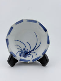 Meiji Seto Sometsuke Small Plate – Floral Motif