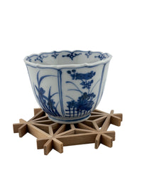 Meiji Seto Sometsuke Scalloped Cup — Hand‑Painted Floral Motif